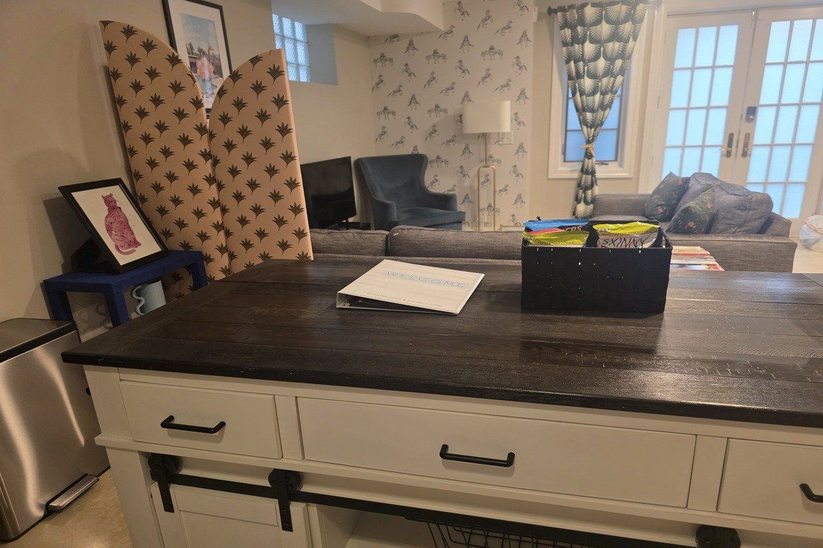 Spotless countertop after deep clean